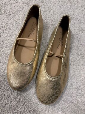 Wild Pair Gold Metallic Ballet Flats 7 NEW!!!!
